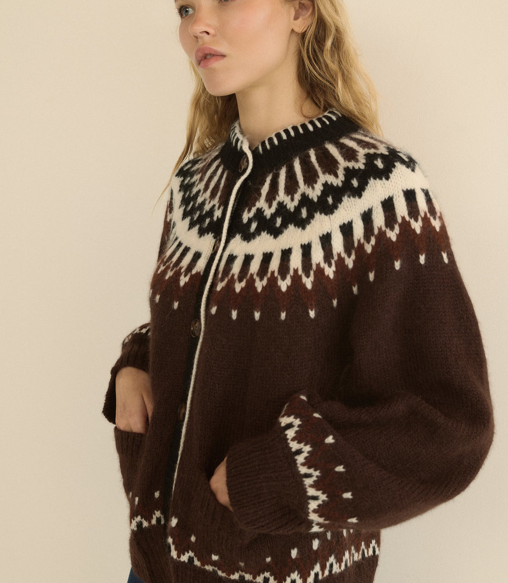 Hue Cardigan in Brun Aberdeen Fair Isle - view 6